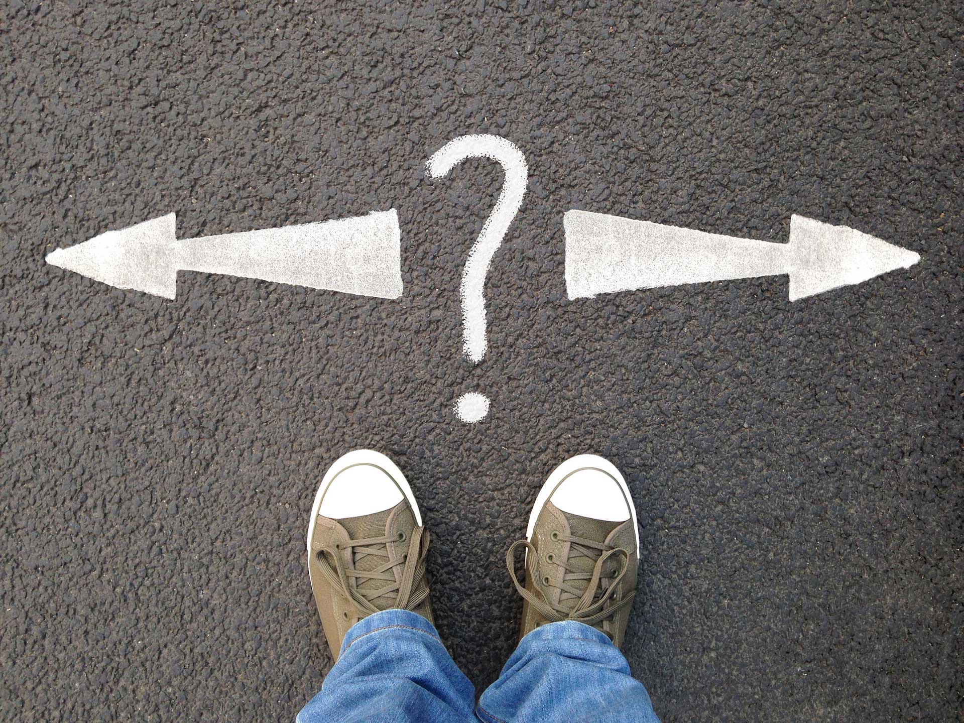 Making a choice between two directions